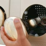 cách thay bóng đèn sưởi halogen