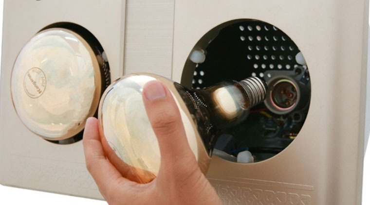 cách thay bóng đèn sưởi halogen